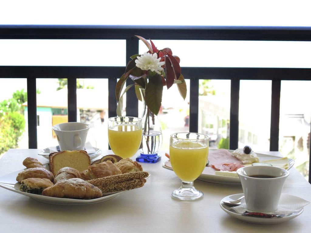 Hotel Azur Кріопігі Номер фото